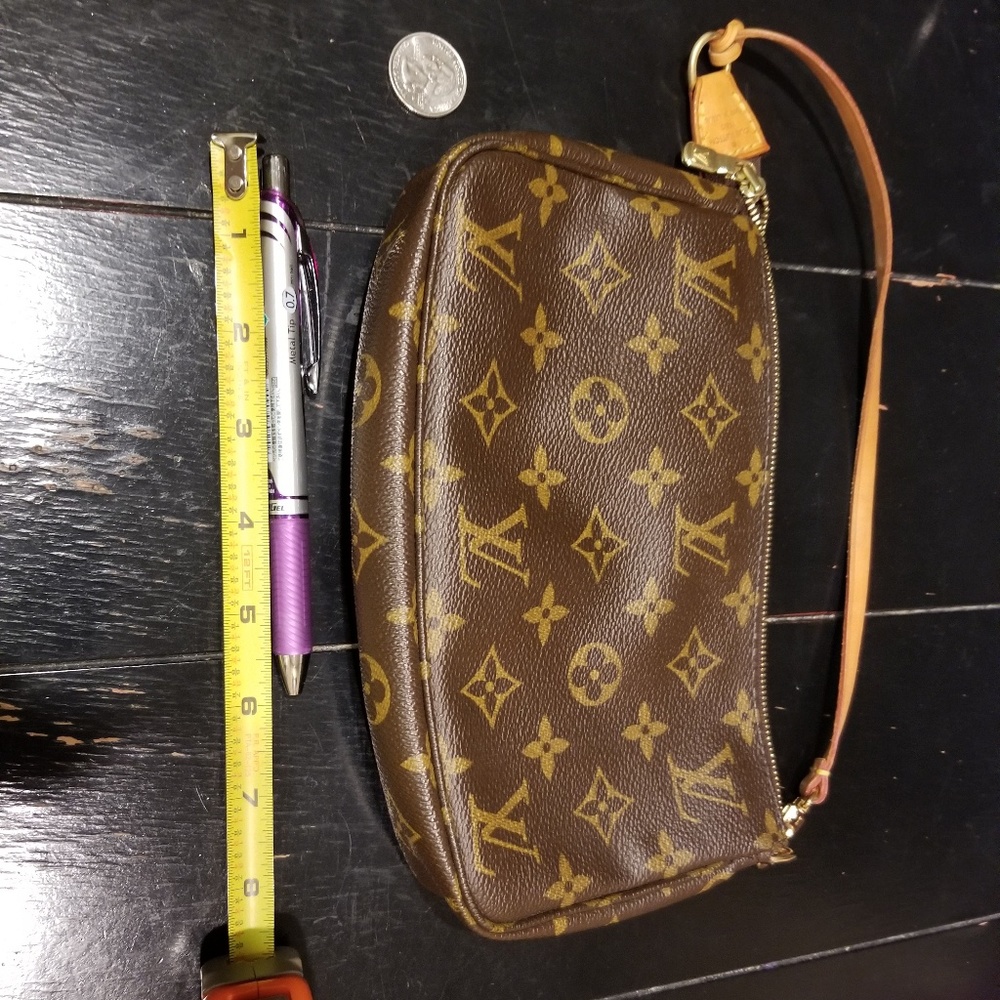 Authentic Louis Vuitton pochette monogram bag